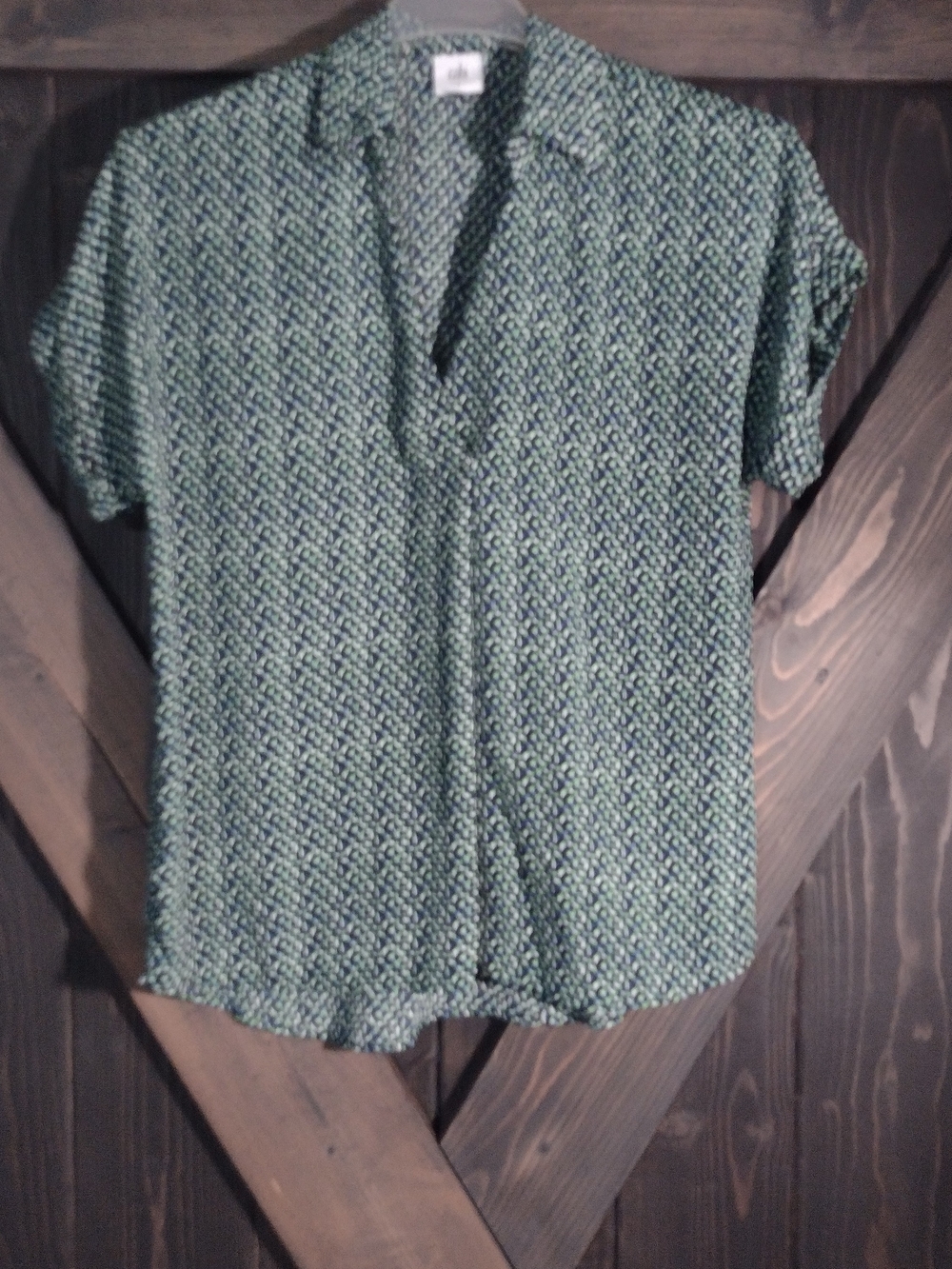 CAbi Short-Sleeve V-Neck Blouse in Green Pattern Size Small